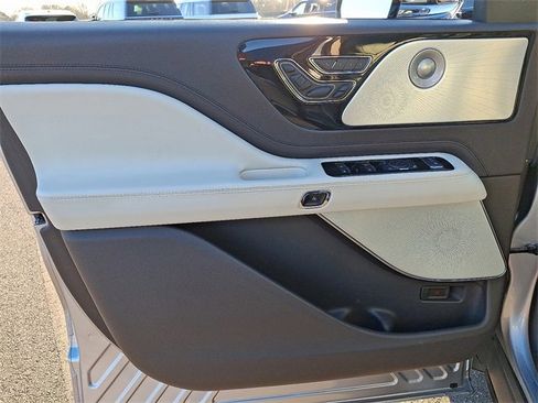 Used 2022 Lincoln Aviator Black Label image 12