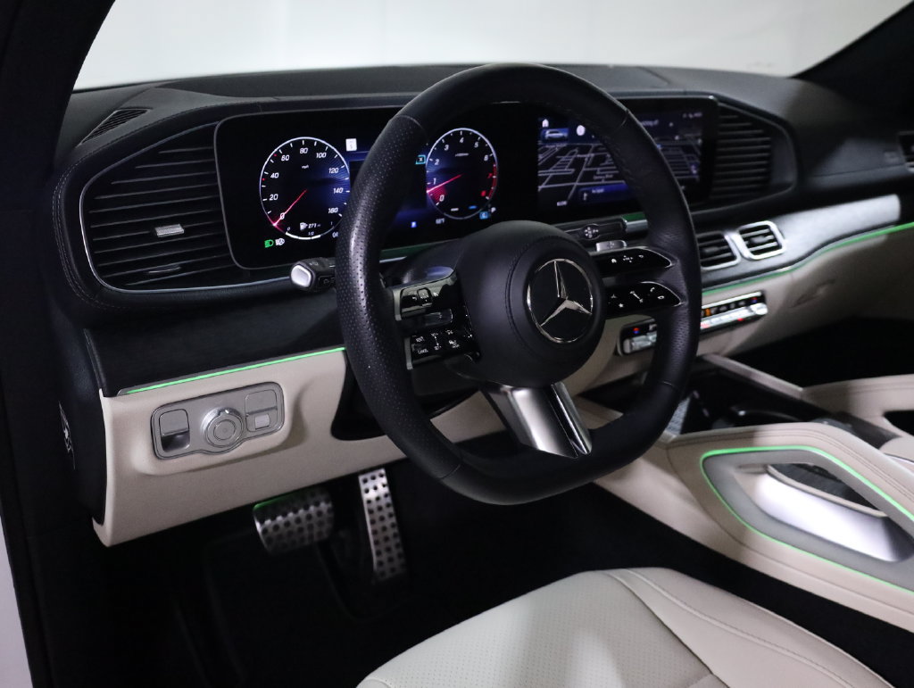 Used 2025 Mercedes-Benz GLS 450 4MATIC w/ AMG Line Exterior image 31