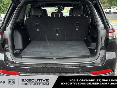 Used 2023 Jeep Grand Cherokee Altitude AWD/4WD image 26