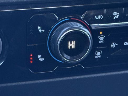 Used 2024 Chevrolet Silverado 1500 LT image 20