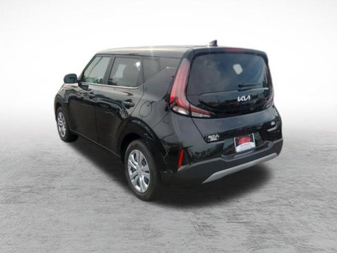 Used 2023 Kia Soul LX FWD image 5