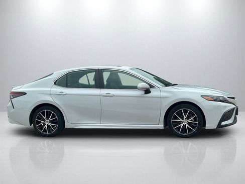 Certified 2024 Toyota Camry SE FWD image 4