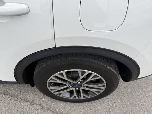 Used 2020 Ford Escape SEL image 14