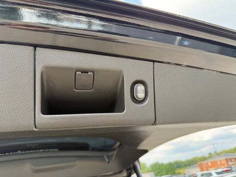 Used 2017 GMC Yukon Denali w/ Open Road Package AWD/4WD image 58