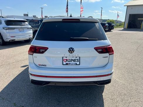 Used 2024 Volkswagen Tiguan SE R-Line AWD/4WD image 8