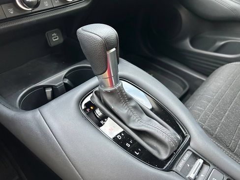Used 2024 Honda HR-V LX image 26
