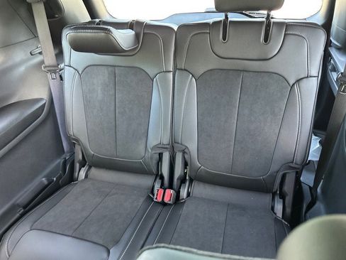 New 2025 Jeep Grand Cherokee L Altitude image 9