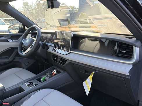 New 2026 Volkswagen Tiguan SE R-Line image 21