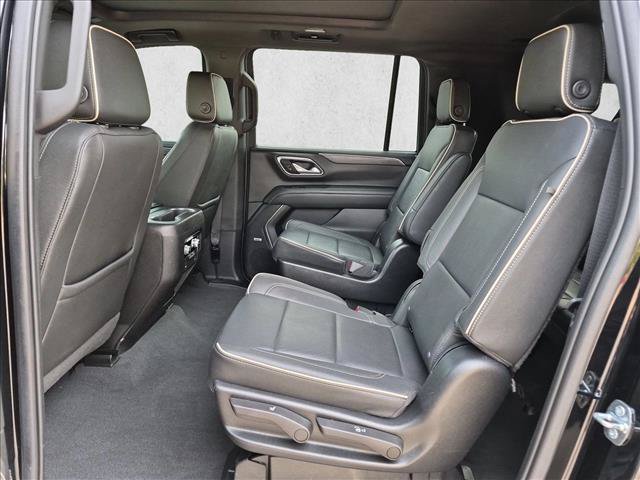 Used 2022 GMC Yukon XL SLT w/ SLT Premium Package AWD/4WD image 18