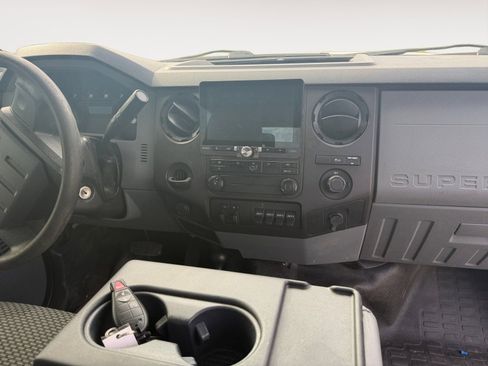 Used 2014 Ford F250 XL w/ Power Equipment Group image 11