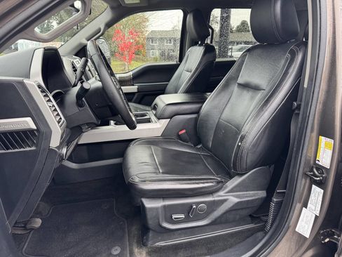 Used 2017 Ford F250 Lariat w/ Chrome Package image 12