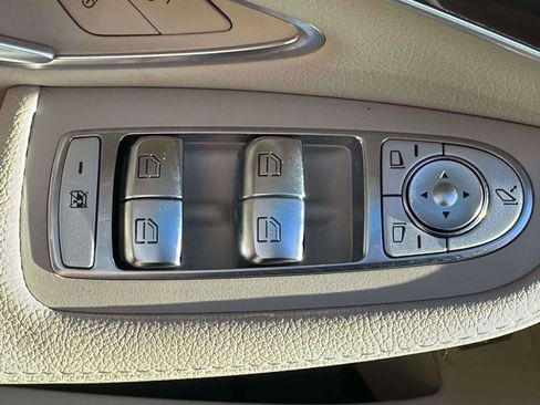 Certified 2019 Mercedes-Benz C 300 4MATIC Sedan image 13