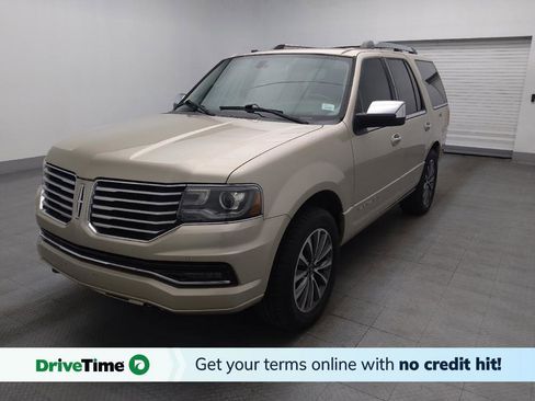 Used 2017 Lincoln Navigator Select image 1