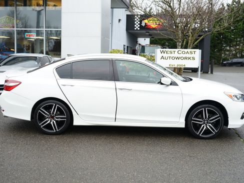 Used 2017 Honda Accord Sport Special Edition image 6