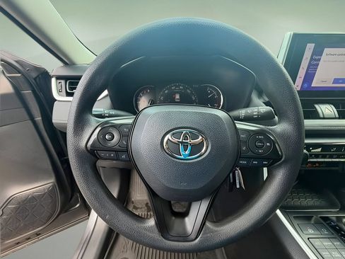 Used 2024 Toyota RAV4 LE AWD/4WD image 18