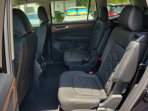 New 2026 Volkswagen Atlas SE FWD image 16