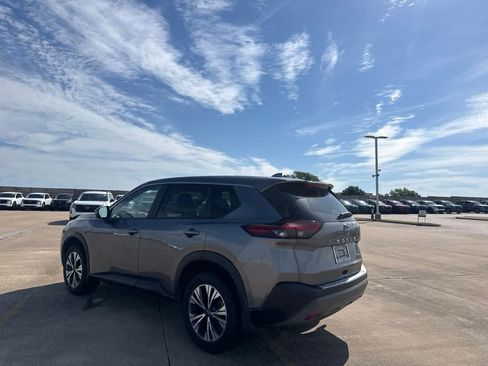 Certified 2023 Nissan Rogue SV FWD image 15