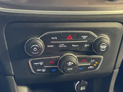 Used 2019 Dodge Charger GT RWD image 14