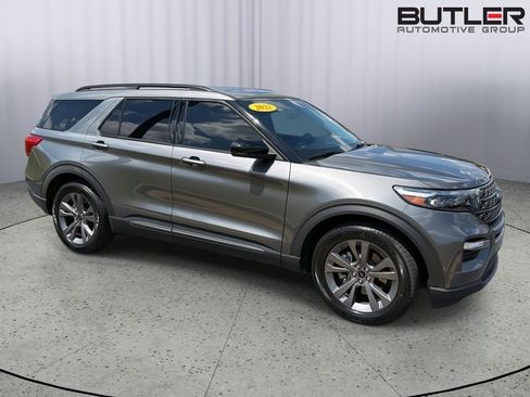 Used 2022 Ford Explorer XLT w/ Equipment Group 202A RWD image 7