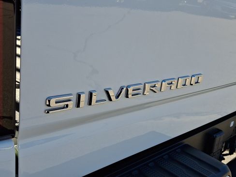 Used 2025 Chevrolet Silverado 2500 LTZ w/ LTZ Premium Package AWD/4WD image 30