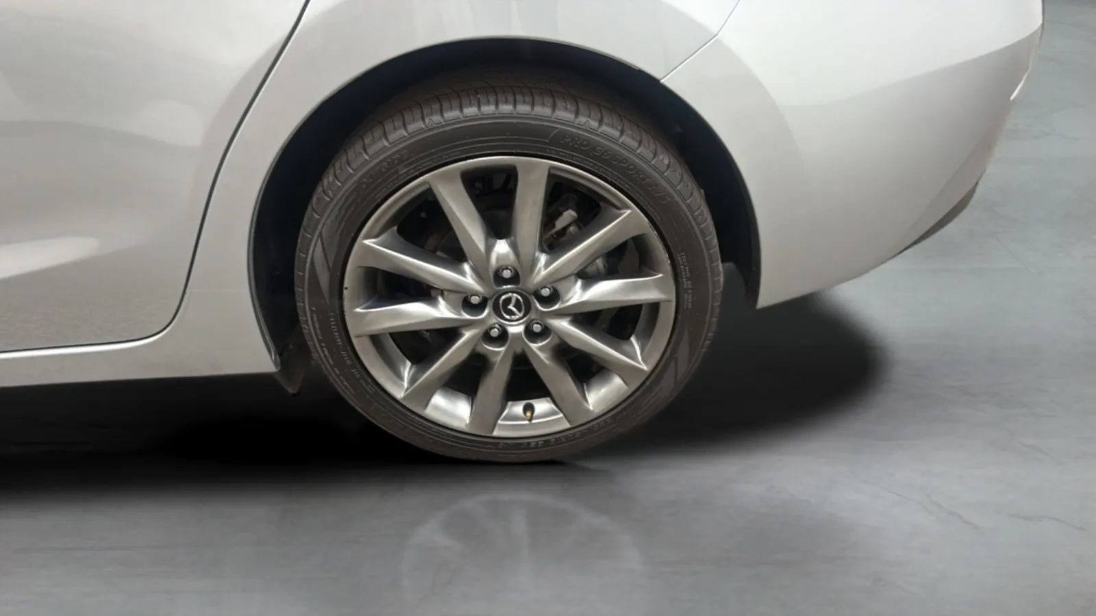 Used 2018 MAZDA MAZDA3 Touring FWD image 28