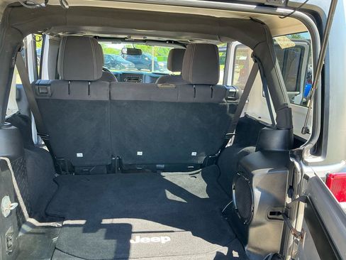 Used 2014 Jeep Wrangler Unlimited Sahara AWD/4WD image 24