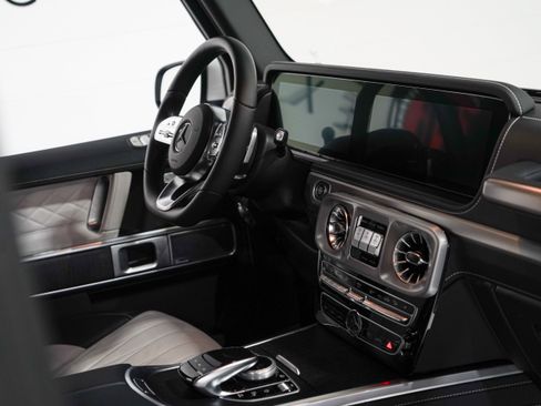 Used 2024 Mercedes-Benz G 550 image 18