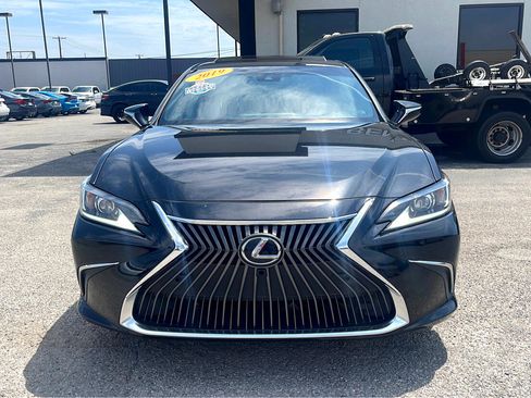 Used 2019 Lexus ES 350 w/ Luxury Package image 3