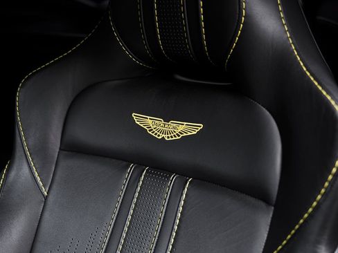 Used 2023 Aston Martin V8 Vantage Coupe RWD image 37