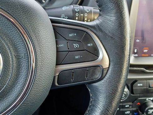 Used 2021 Jeep Renegade Limited image 17