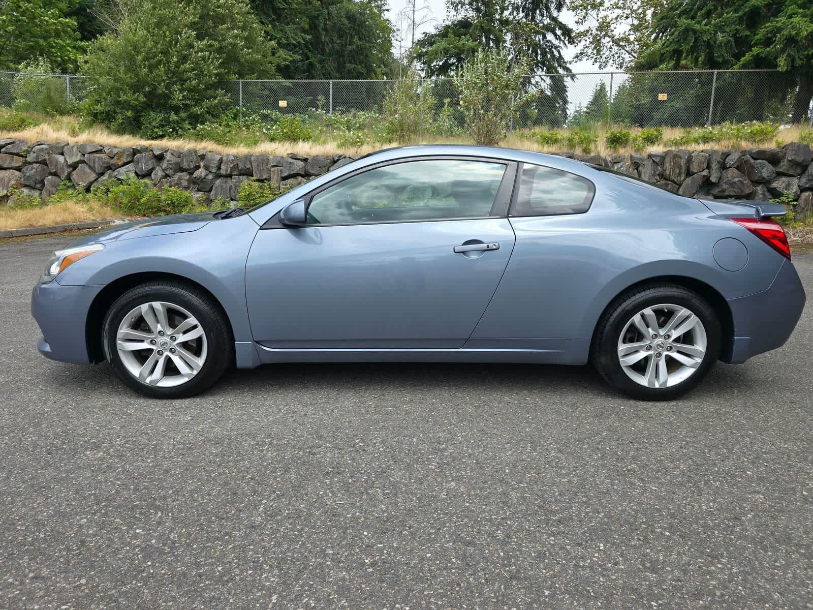Used 2011 Nissan Altima 2.5 S w/ Convenience Pkg FWD image 2