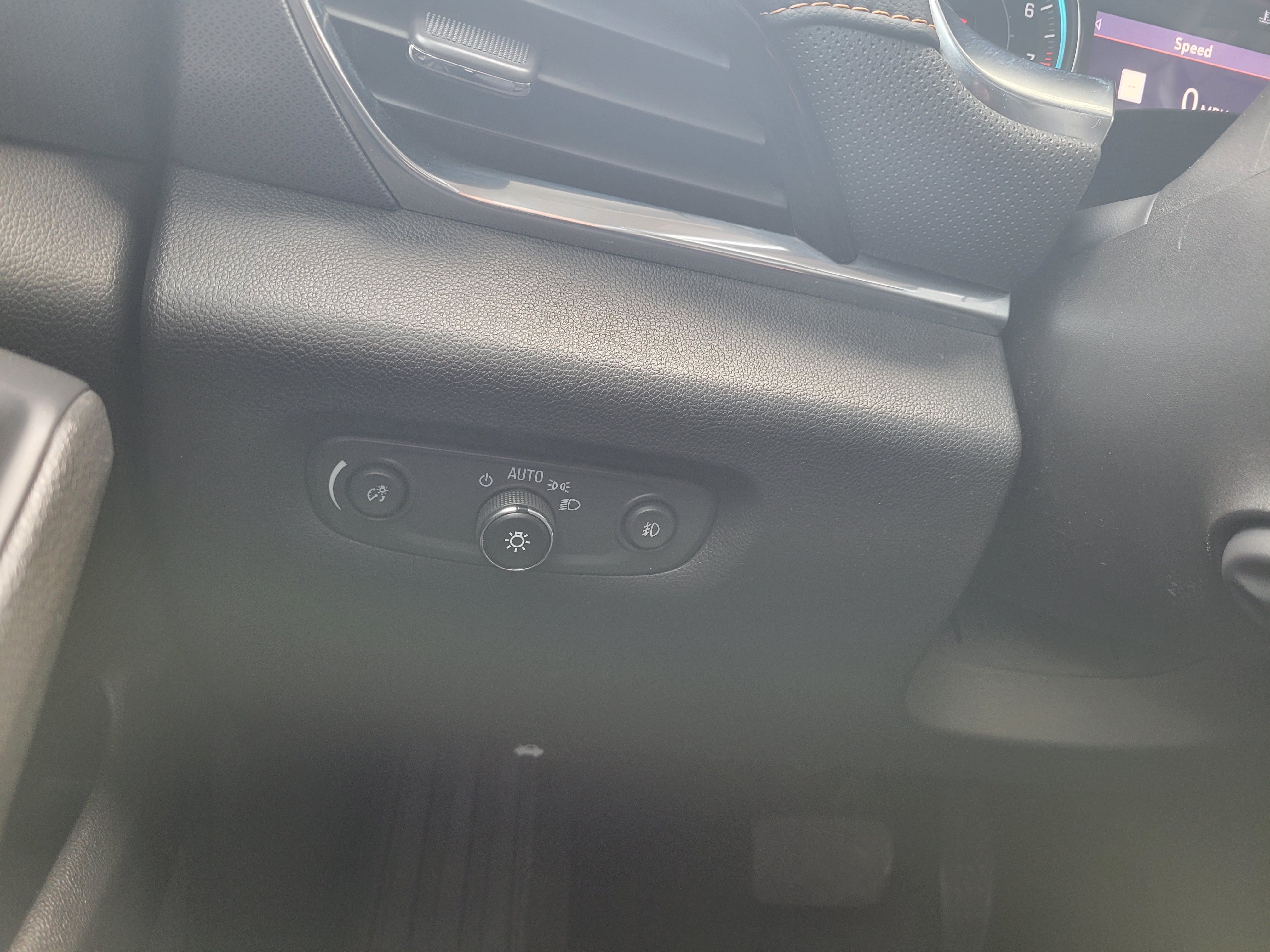 Used 2021 Chevrolet Traverse Premier w/ Redline Edition FWD image 16