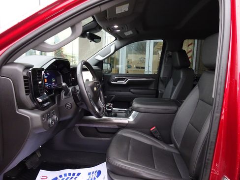 Used 2023 Chevrolet Silverado 1500 LTZ w/ Technology Package image 11