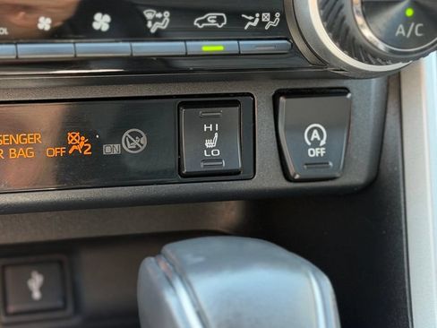 Used 2020 Toyota RAV4 XLE Premium AWD/4WD image 18