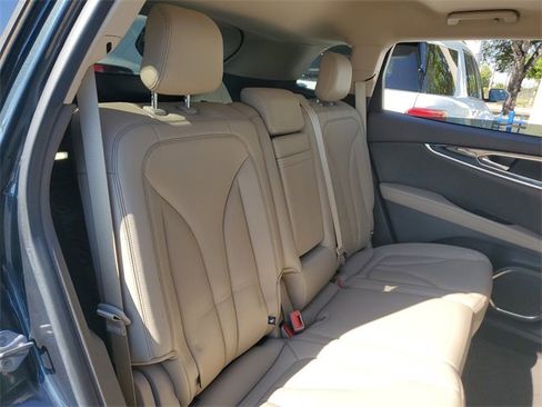 Used 2023 Lincoln Nautilus FWD image 15