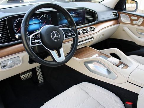 Used 2022 Mercedes-Benz GLS 580 4MATIC image 8