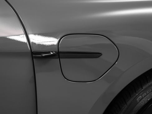 New 2025 Porsche Taycan image 16