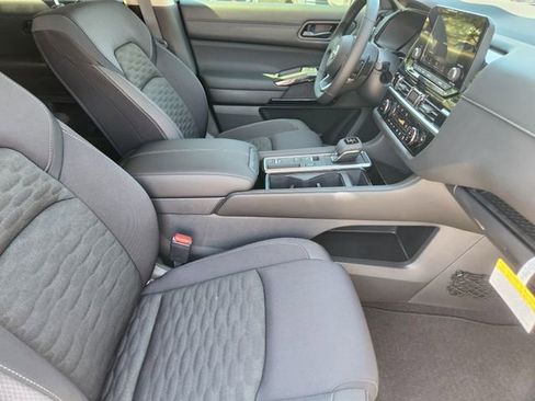 New 2025 Nissan Pathfinder SV w/ Cargo Package image 9