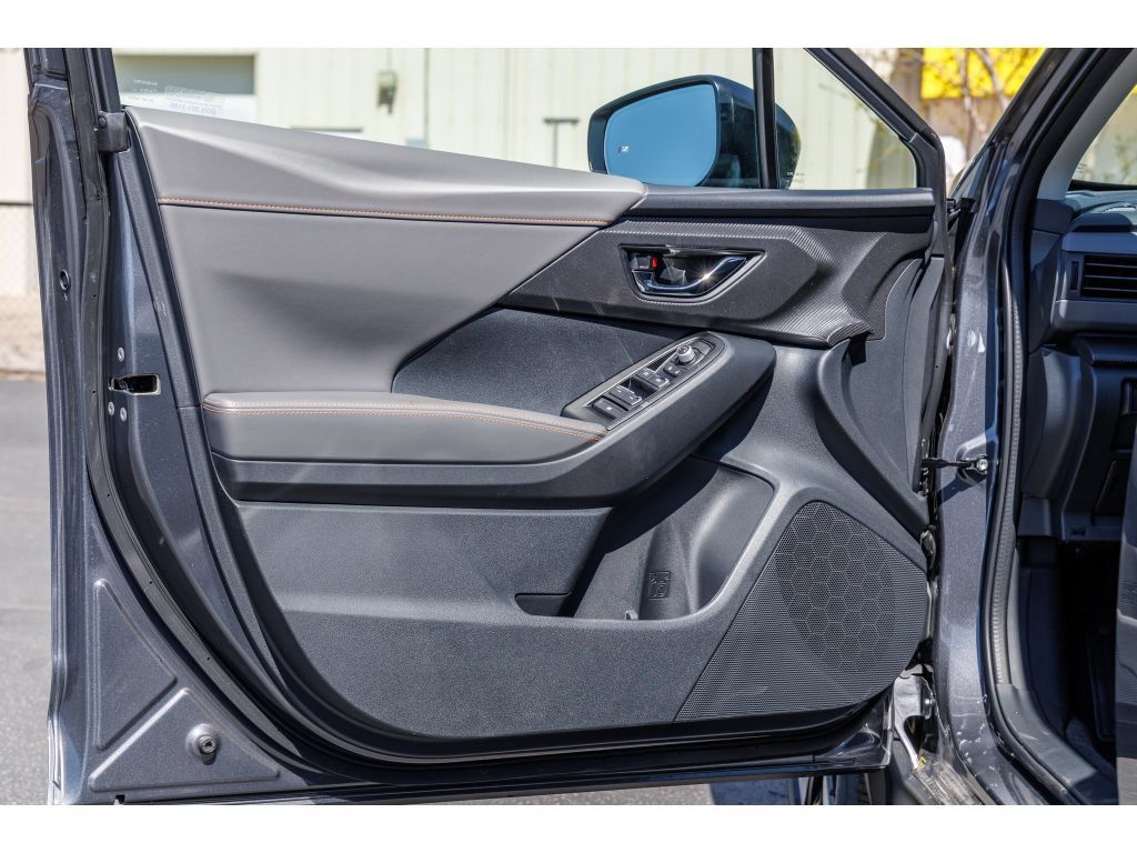 New 2026 Subaru Crosstrek 2.5i Limited w/ Crosstrek Mirror Package AWD/4WD image 18