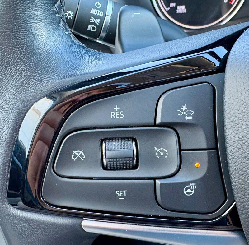 Used 2023 Buick Enclave Essence w/ Experience Buick Package FWD image 22