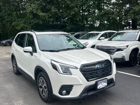 Used 2023 Subaru Forester Premium AWD/4WD image 3