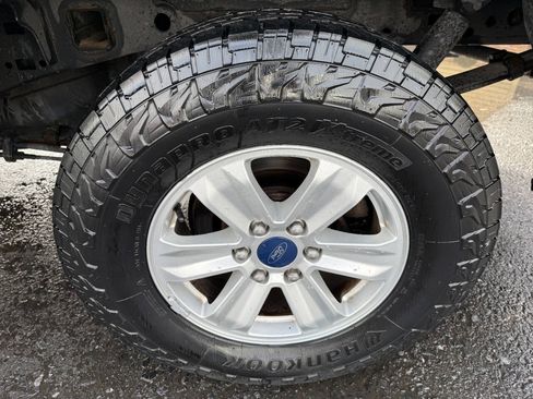 Used 2017 Ford F150 XLT AWD/4WD image 10