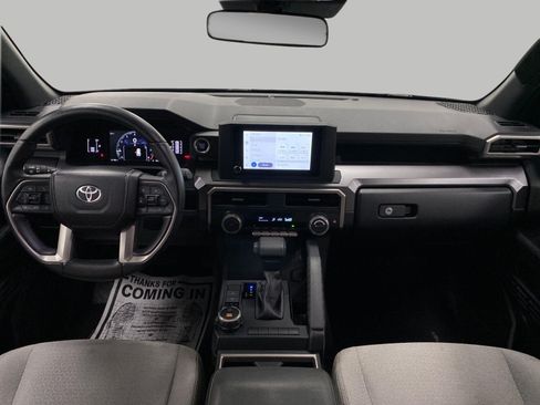 Used 2025 Toyota 4Runner SR5 AWD/4WD image 22