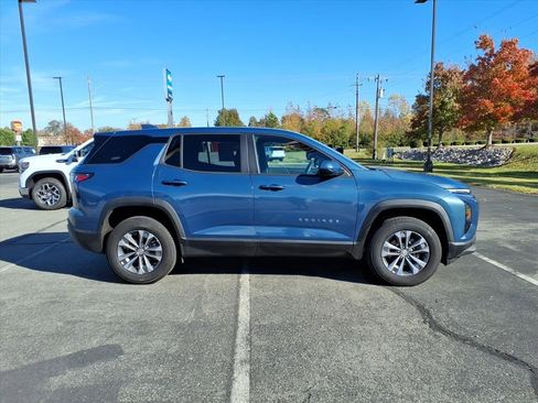 Used 2025 Chevrolet Equinox LT image 4