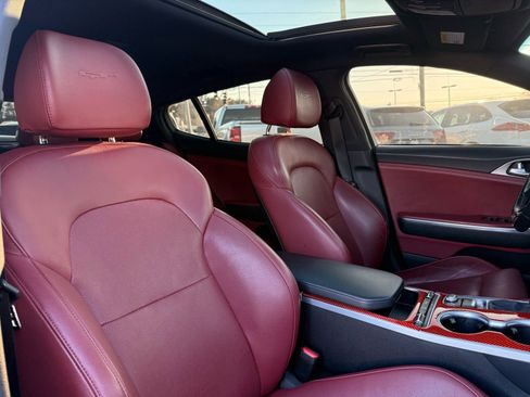 Used 2019 Kia Stinger GT1 image 32
