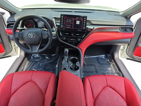 Used 2021 Toyota Camry XSE FWD image 9