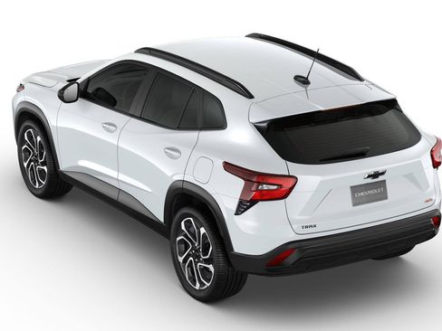 New 2026 Chevrolet Trax RS w/ Driver Confidence Package FWD image 2