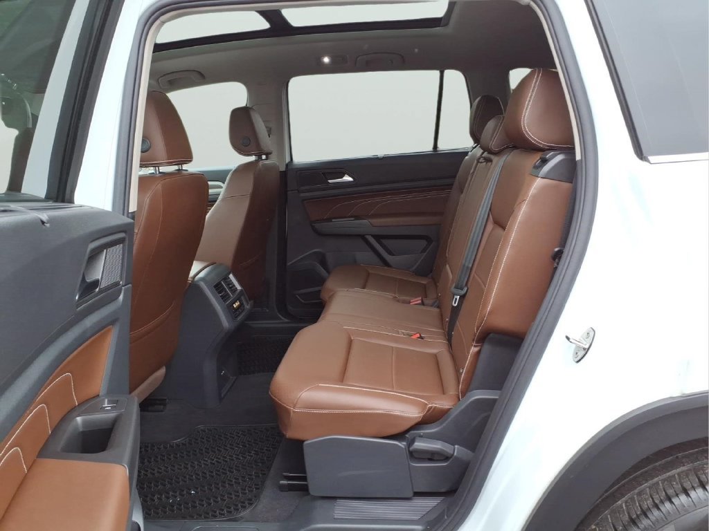 Used 2022 Volkswagen Atlas SEL AWD/4WD image 32
