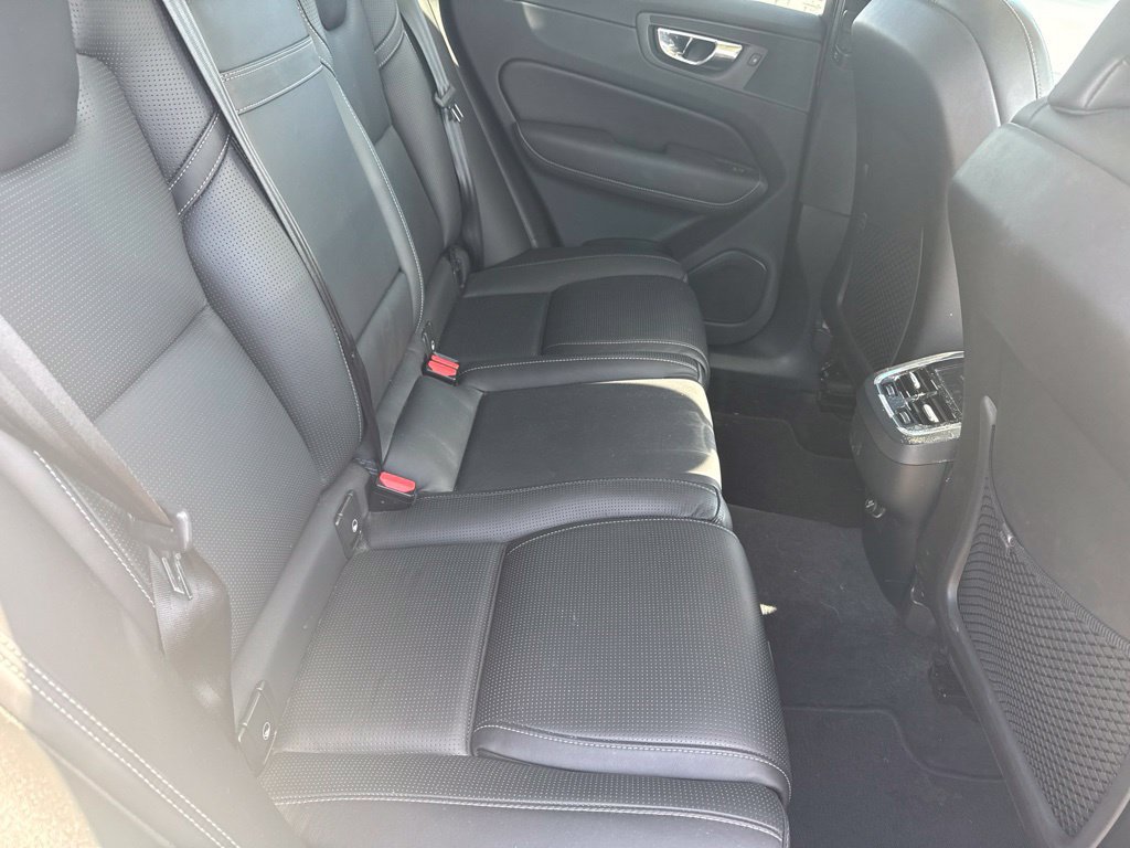 Used 2019 Volvo XC60 T5 Inscription w/ Protection Package Premier FWD image 8