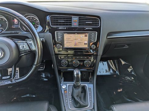 Used 2017 Volkswagen Golf R 4-Door image 16